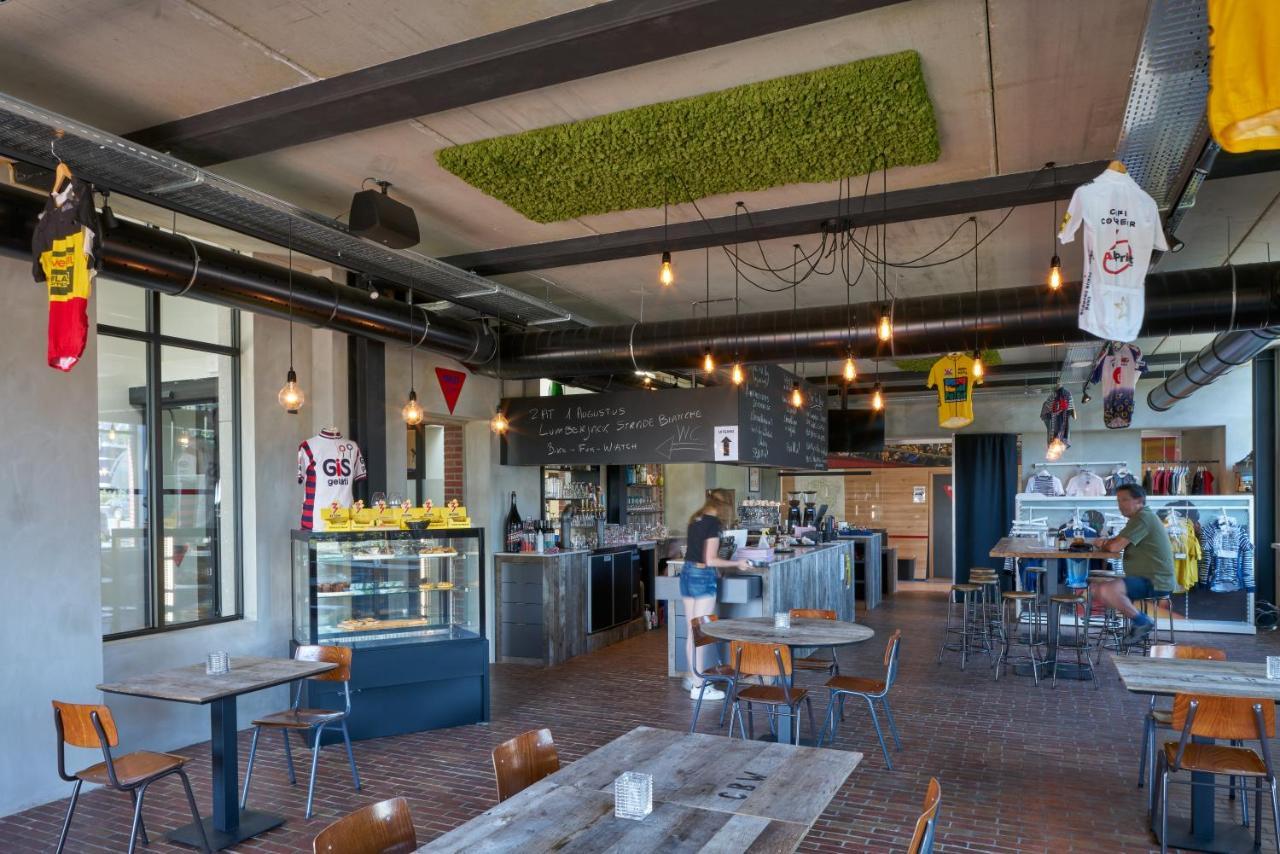 Cafe Coureur
